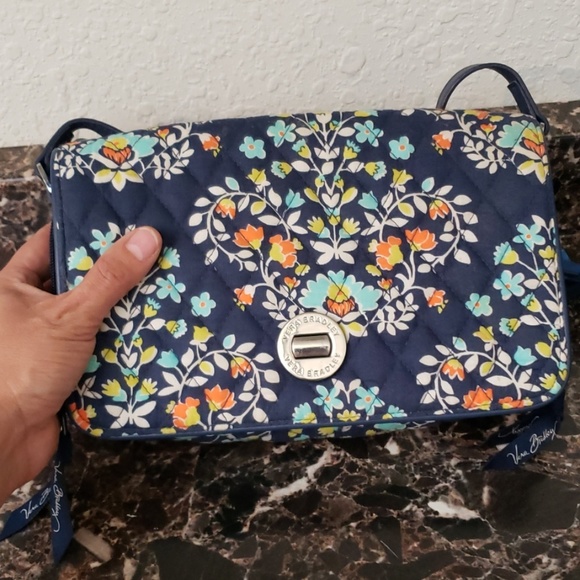 Vera Bradley purse - Picture 1 of 3